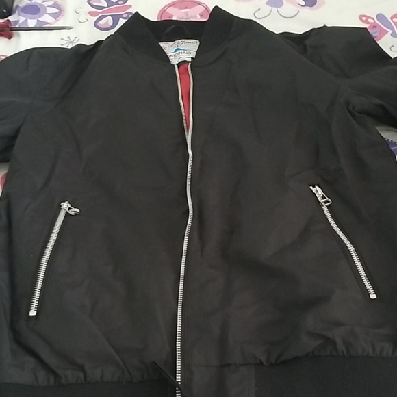 Used - Picture 2 of 3